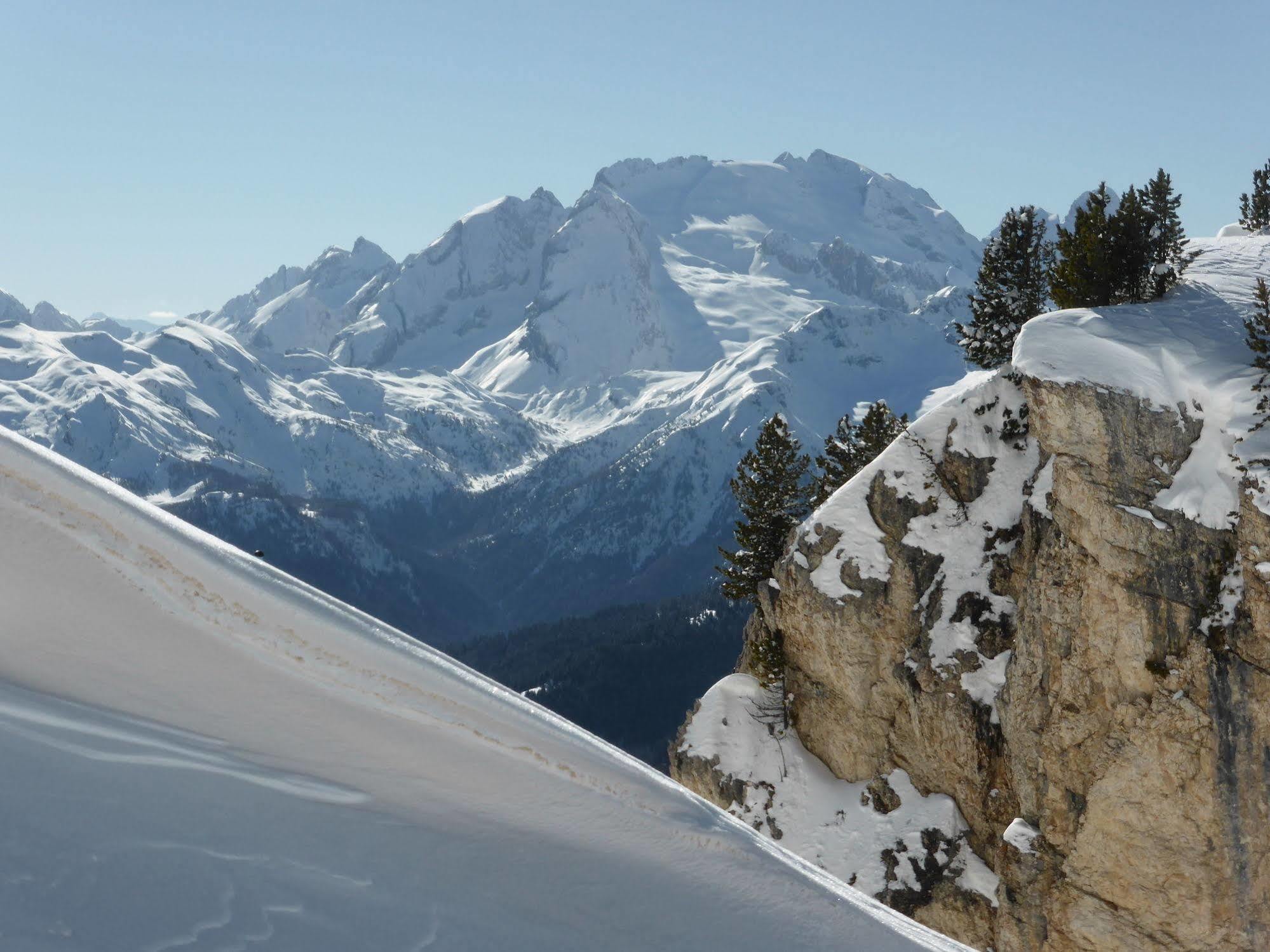 Hotel Dolomiten Монгуэльфо Экстерьер фото