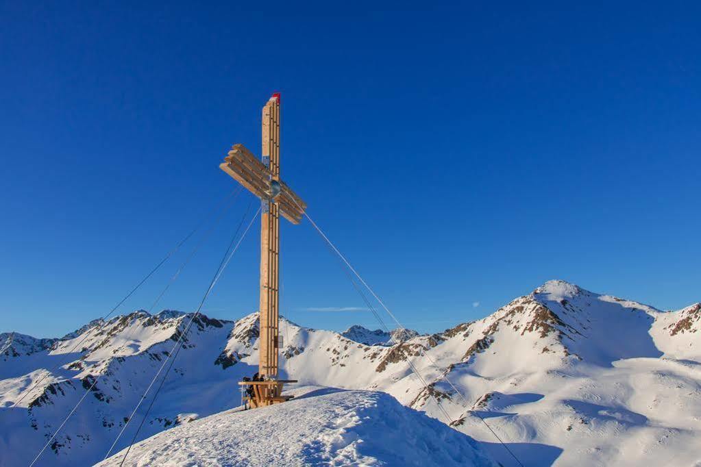 Hotel Dolomiten Монгуэльфо Экстерьер фото